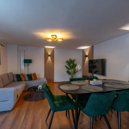 Kaya Charming 2-bedroom Apartment